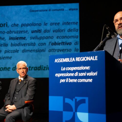 Giornata mondiale api, fedagripesca sollecita l’indicazione del paese d’origine in etichetta per il miele