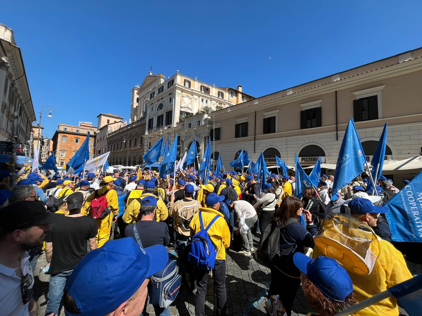 Al momento stai visualizzando Intervista a 1 mattina