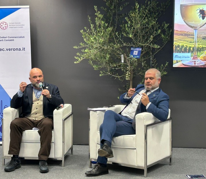 Al momento stai visualizzando Sinergie Verdi: Viticoltura e Apicoltura Unite per la Sostenibilità al Vinitaly