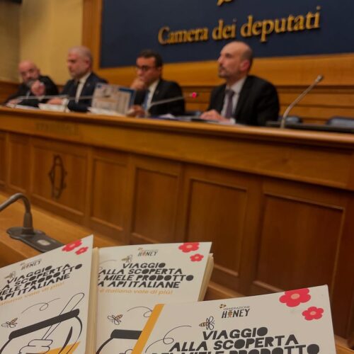 Presentazione del libro “Viaggio alla scoperta del miele prodotto da api italiane”